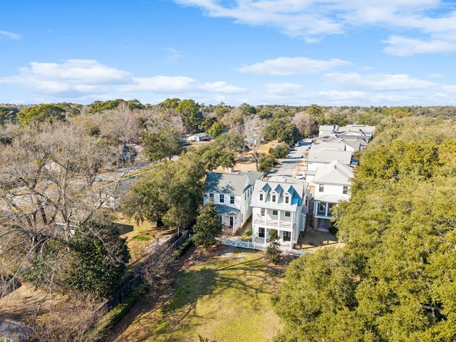 1029 Avenue Of Oaks, Charleston, SC 29407