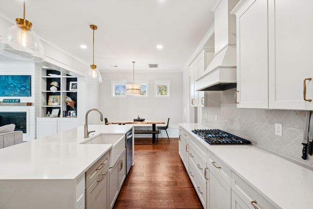 1029 Avenue Of Oaks, Charleston, SC 29407