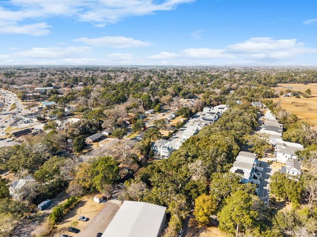 1029 Avenue Of Oaks, Charleston, SC 29407