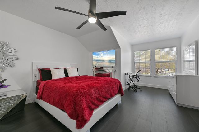 2007 Que Manor Drive, Houston, TX 77090