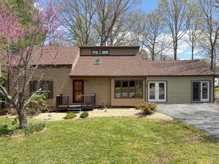 150 FALLING ROCK DR, Stuarts Draft, VA 24477