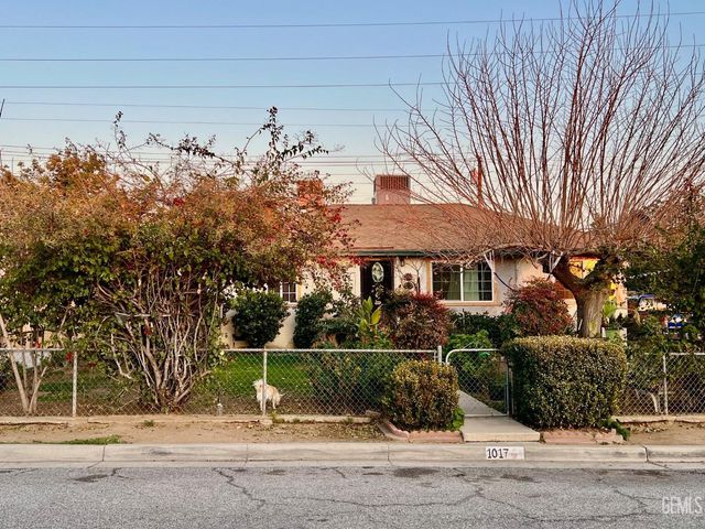 1017 Valencia Drive, Bakersfield, CA 93306
