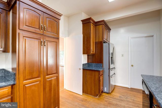 2505 LEEDS RD, Oakton, VA 22124
