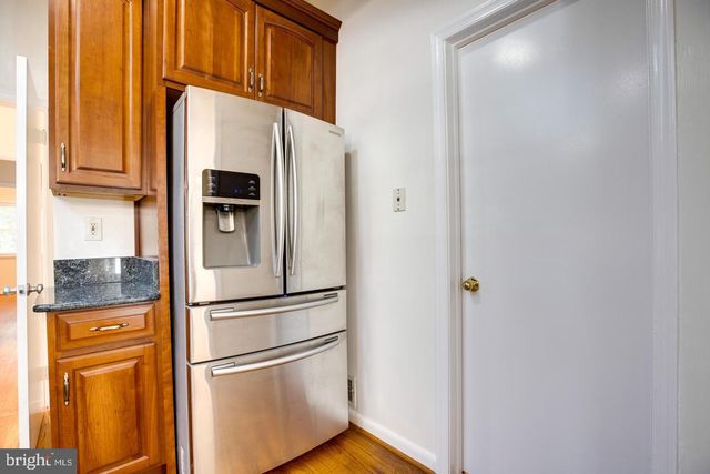 2505 LEEDS RD, Oakton, VA 22124