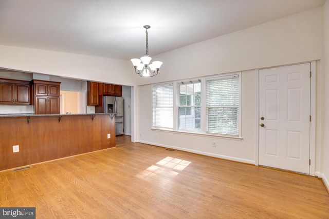 2505 LEEDS RD, Oakton, VA 22124