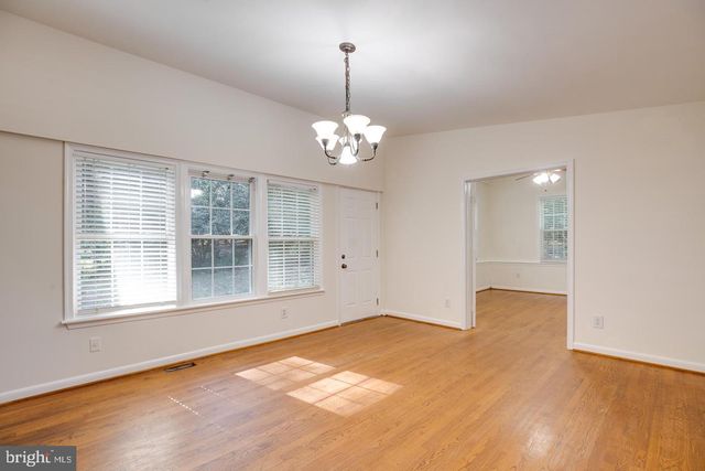 2505 LEEDS RD, Oakton, VA 22124