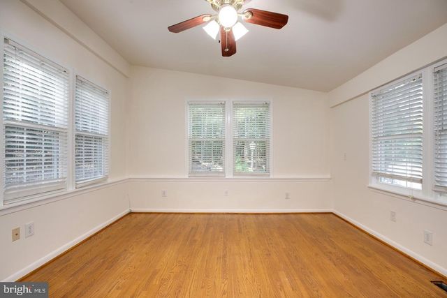 2505 LEEDS RD, Oakton, VA 22124