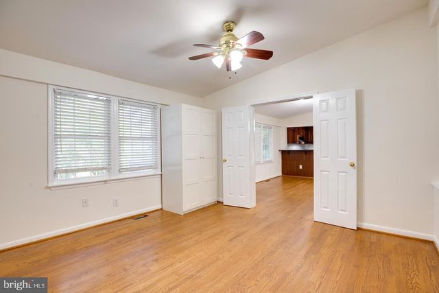 2505 LEEDS RD, Oakton, VA 22124