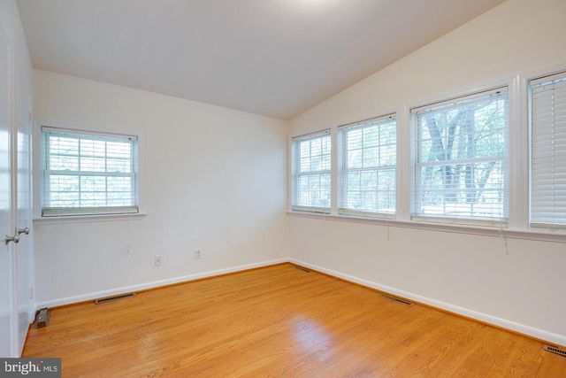 2505 LEEDS RD, Oakton, VA 22124