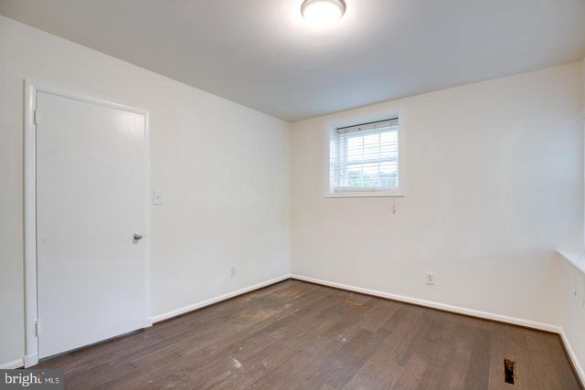 2505 LEEDS RD, Oakton, VA 22124