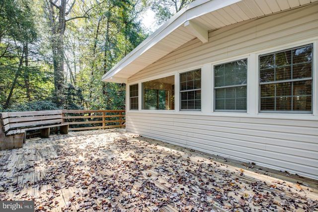 2505 LEEDS RD, Oakton, VA 22124
