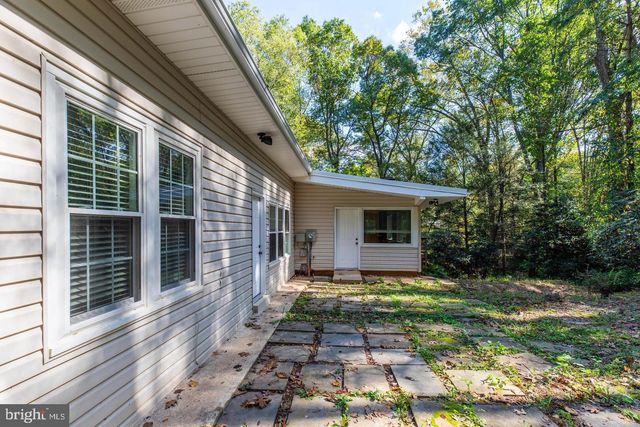 2505 LEEDS RD, Oakton, VA 22124