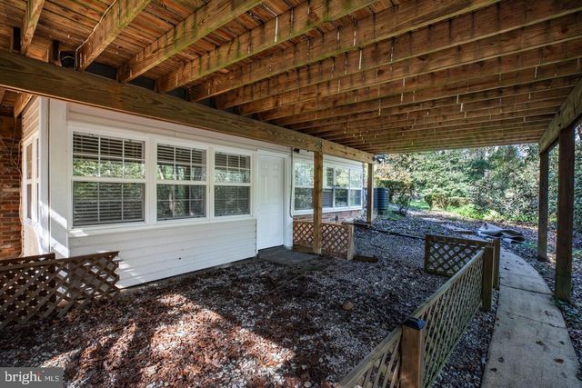 2505 LEEDS RD, Oakton, VA 22124