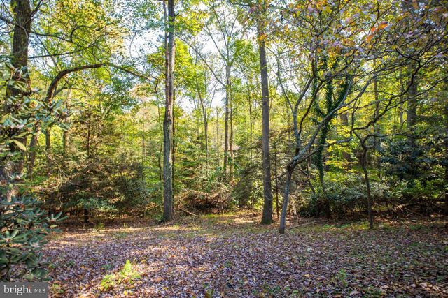 2505 LEEDS RD, Oakton, VA 22124