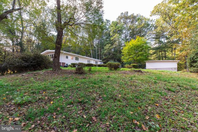 2505 LEEDS RD, Oakton, VA 22124