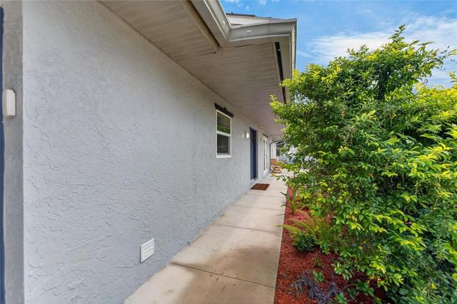 1120 LAKEMONT DRIVE, Valrico, FL 33594