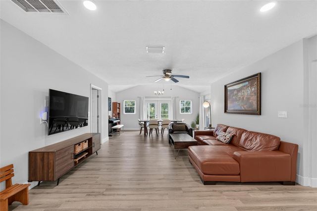 1120 LAKEMONT DRIVE, Valrico, FL 33594