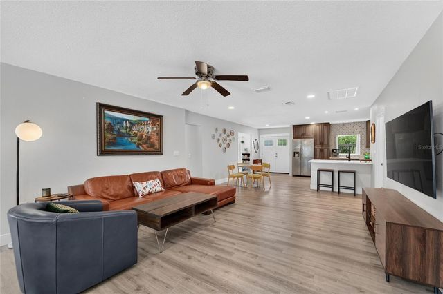 1120 LAKEMONT DRIVE, Valrico, FL 33594