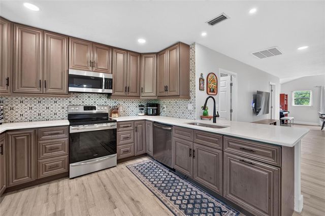 1120 LAKEMONT DRIVE, Valrico, FL 33594