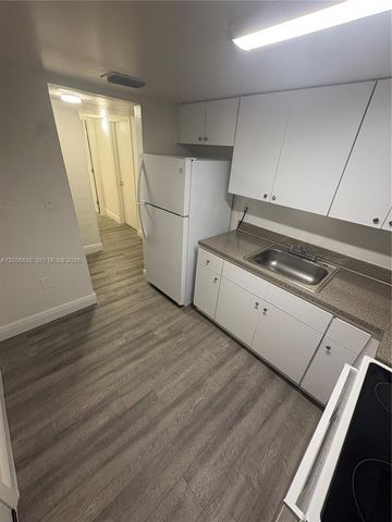 13285 NE 6th Ave N206, North Miami, FL 33161