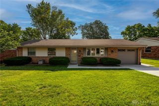 132 Grantwood Drive, Dayton, OH 45449