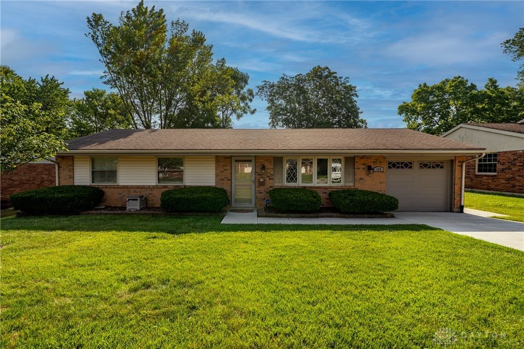 132 Grantwood Drive, Dayton, OH 45449