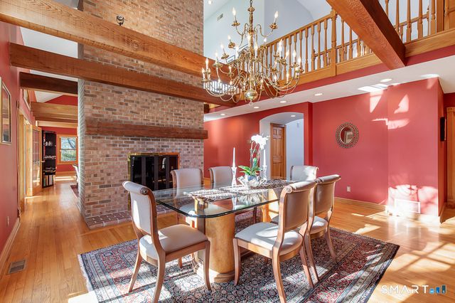 56 Penny Lane, Woodbridge, CT 06525