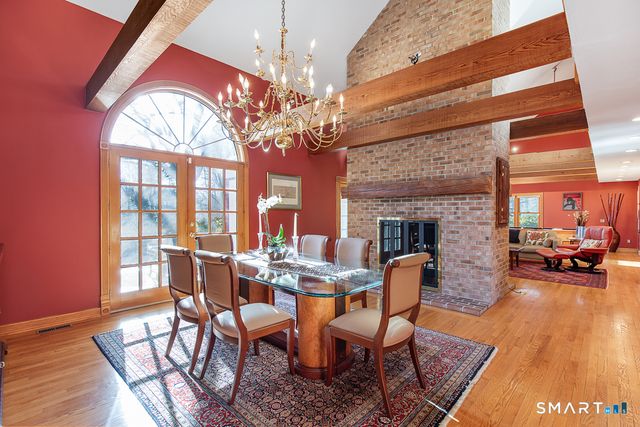 56 Penny Lane, Woodbridge, CT 06525