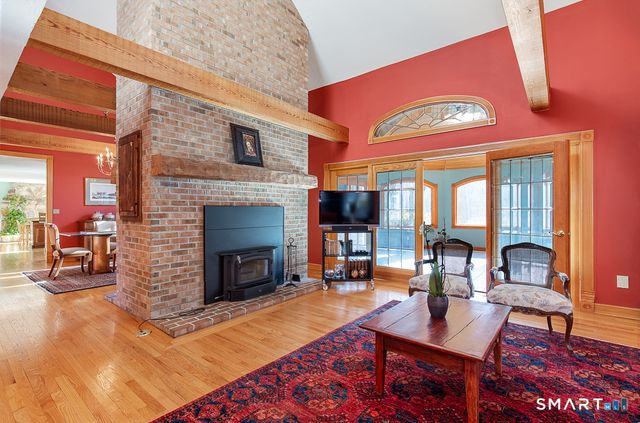 56 Penny Lane, Woodbridge, CT 06525