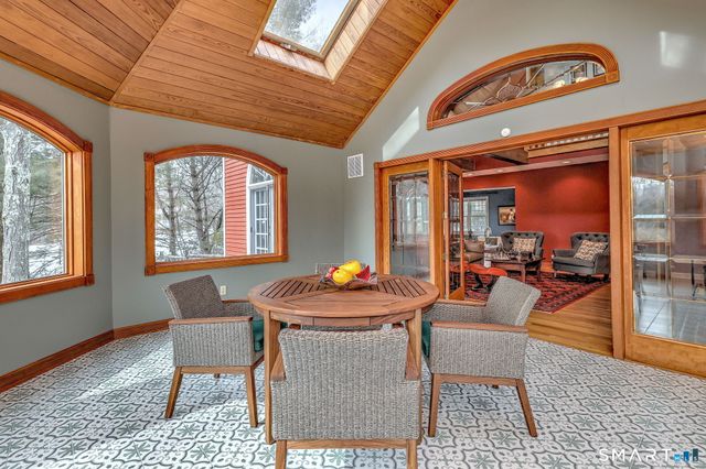 56 Penny Lane, Woodbridge, CT 06525