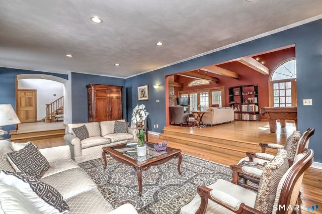 56 Penny Lane, Woodbridge, CT 06525