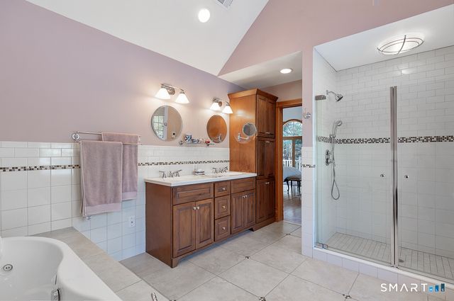 56 Penny Lane, Woodbridge, CT 06525