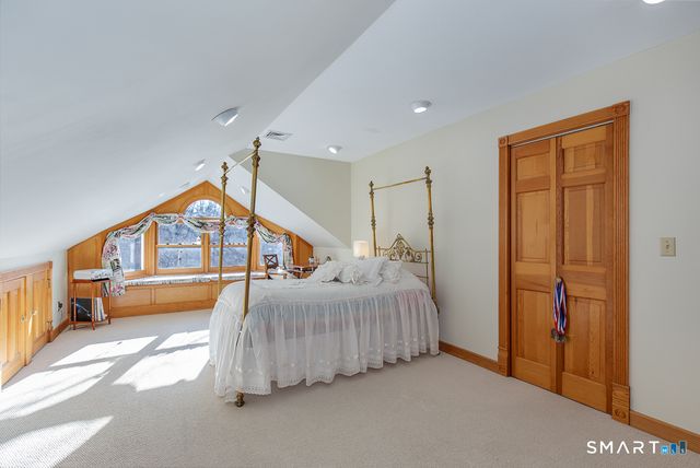 56 Penny Lane, Woodbridge, CT 06525