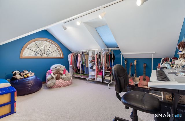 56 Penny Lane, Woodbridge, CT 06525