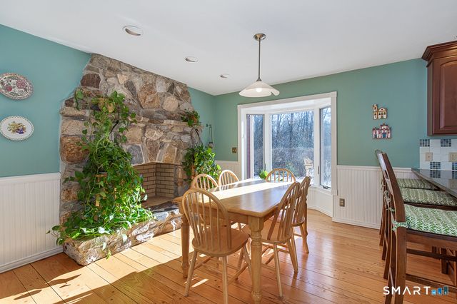 56 Penny Lane, Woodbridge, CT 06525