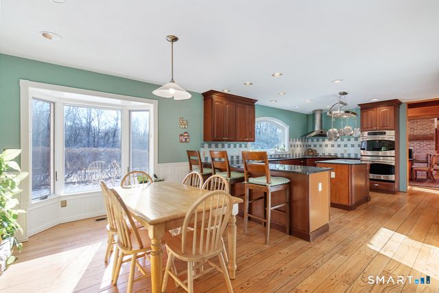 56 Penny Lane, Woodbridge, CT 06525