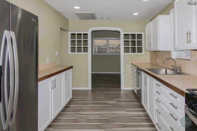 2403 PECK STREET, Vernon, TX 76384