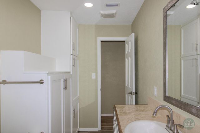 2403 PECK STREET, Vernon, TX 76384