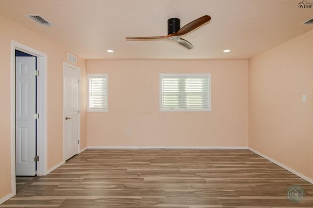 2403 PECK STREET, Vernon, TX 76384