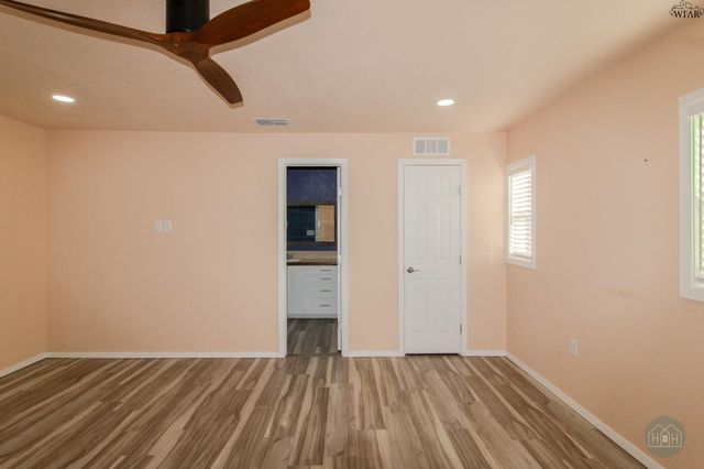 2403 PECK STREET, Vernon, TX 76384