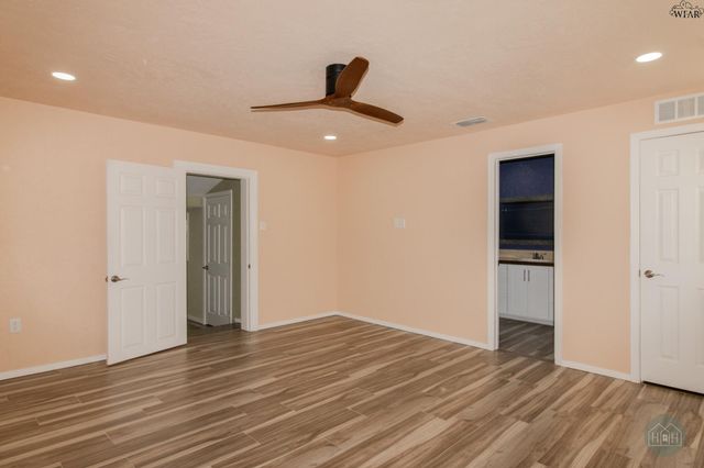 2403 PECK STREET, Vernon, TX 76384