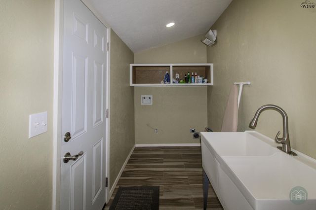 2403 PECK STREET, Vernon, TX 76384