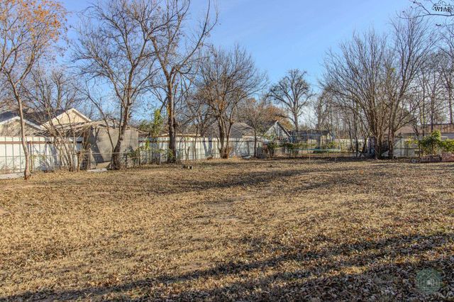 2403 PECK STREET, Vernon, TX 76384