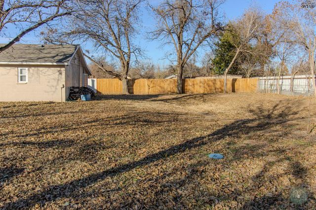 2403 PECK STREET, Vernon, TX 76384