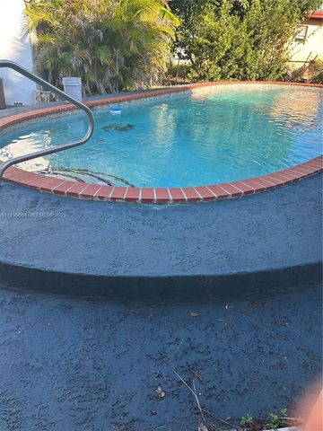 2659 W 10th Ave, Hialeah, FL 33010