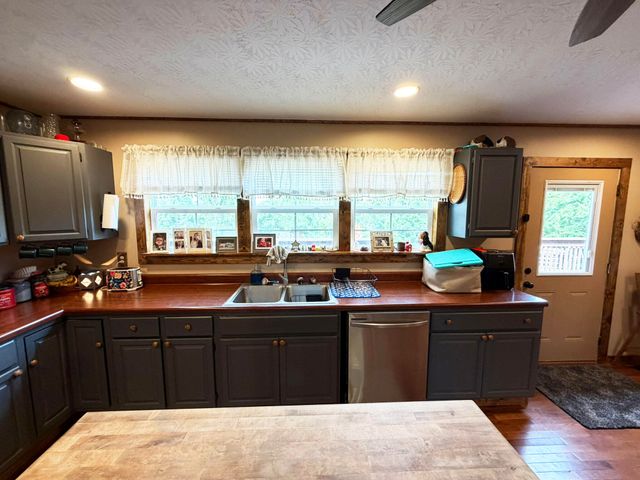 1410 Winston Road, Irvine, KY 40336