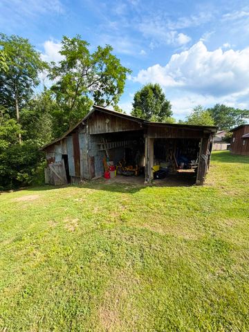 1410 Winston Road, Irvine, KY 40336