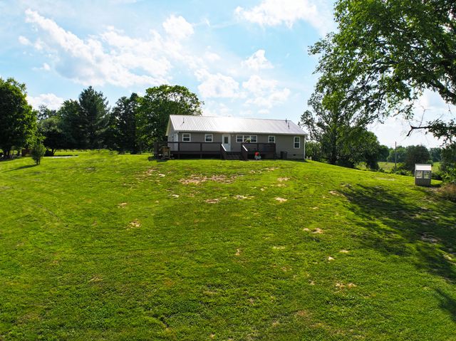 1410 Winston Road, Irvine, KY 40336