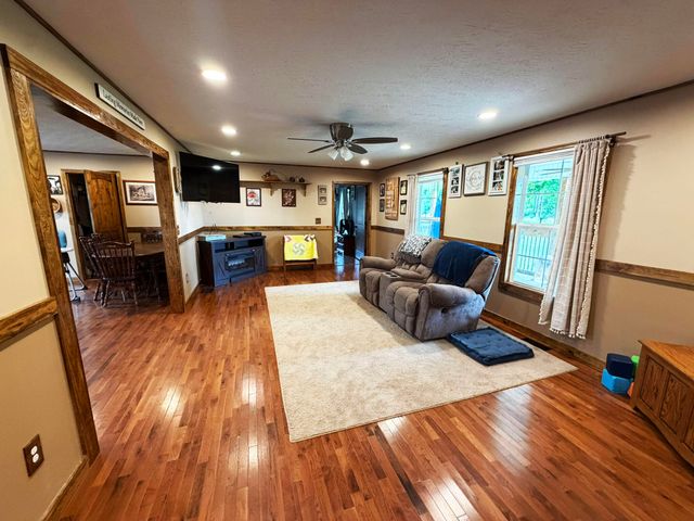 1410 Winston Road, Irvine, KY 40336