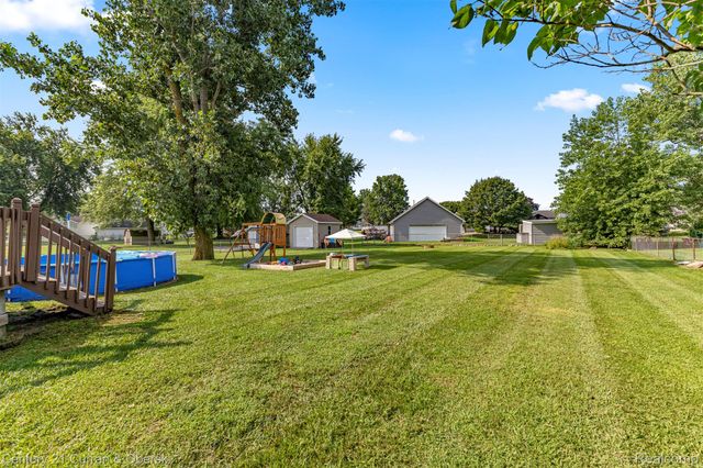 4625 Bluebush Rd, Monroe, MI 48162